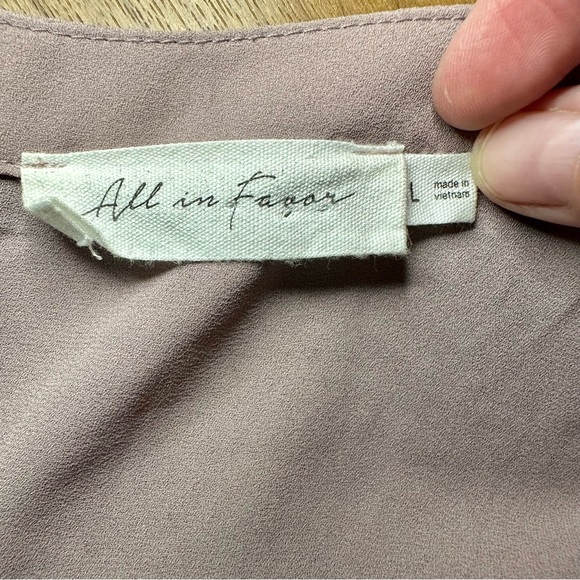 All In Favor Pale Purple V-Neck Tunic Blouse size L - Picture 3 of 4